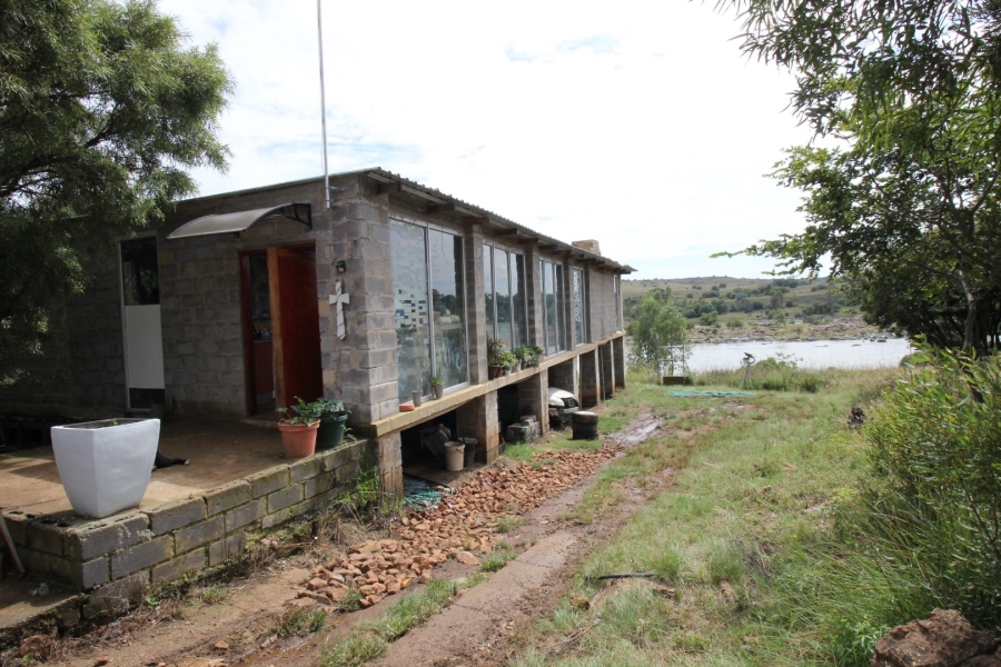 3 Bedroom Property for Sale in Lake Deneysville Free State